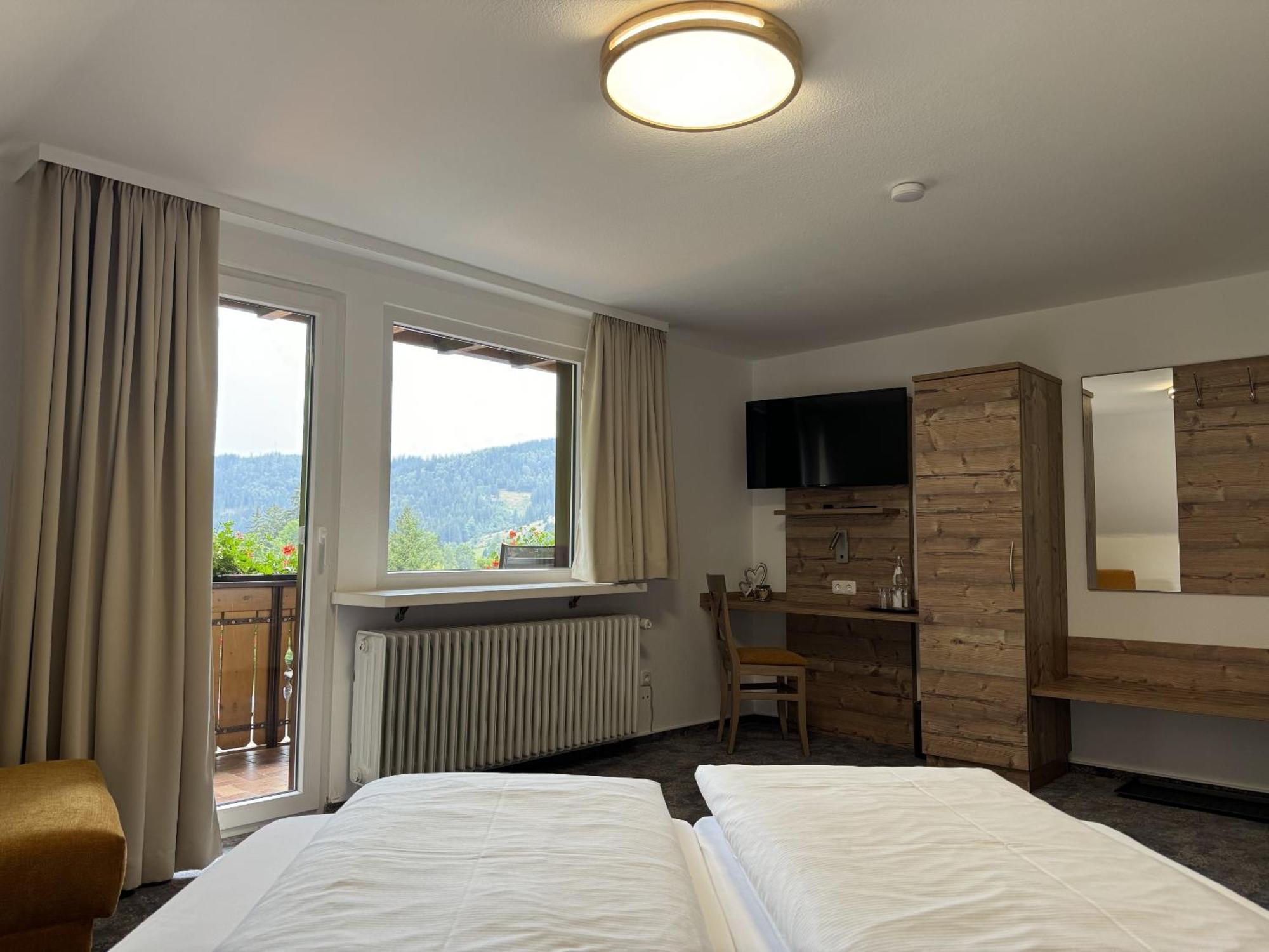 Menzenschwand-Hinterdorf Hotel Silberfelsen מראה חיצוני תמונה